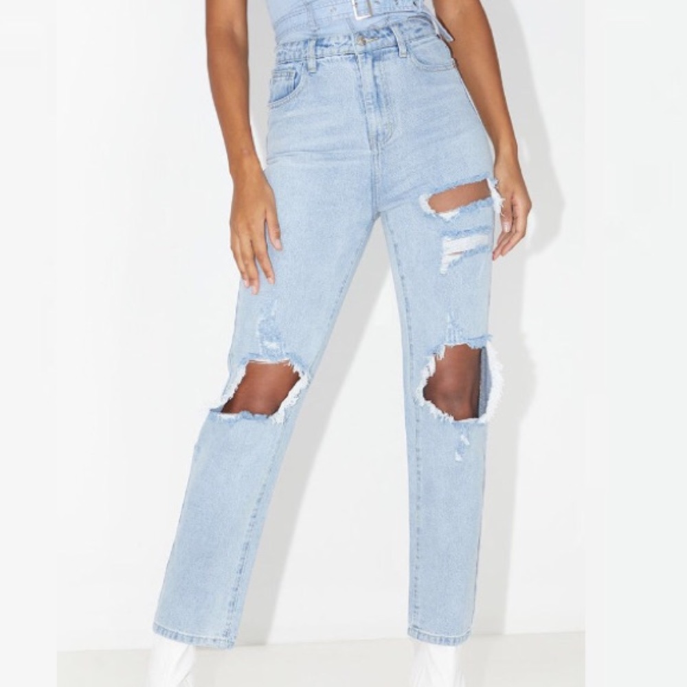 Prettylittlething Distressed Straight Leg Jeans